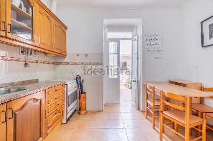 Apartamento T5 à venda na Rua Capitão Leitão, 44