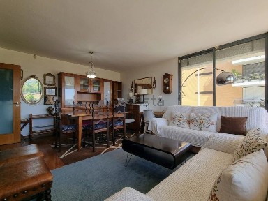 Apartamento T3 à venda na Rua Bernardo Costa