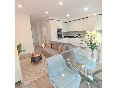 Apartamento T3 à venda na Rua Carolina Michaelis de Vasconcelos