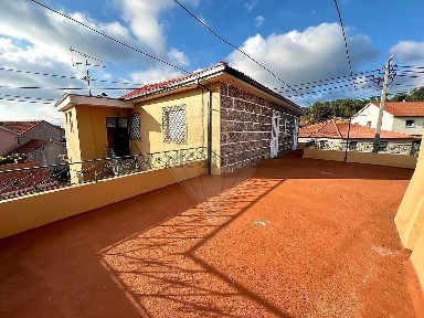 Arrendamento de moradia independente na Rua de São Bartolomeu