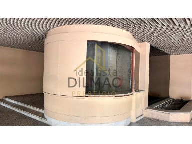 Espaço comercial à venda na Rua Tomás da Fonseca