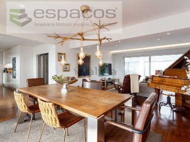 Apartamento T4 à venda em Santa Iria de Azoia - São João da Talha - Bobadela