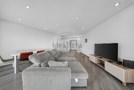 Apartamento T4 à venda na Travessa Engenheiro Rui Nogueira Simões