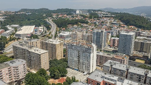 Arrendamento de duplex na Praça do Bocage