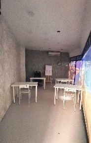 Espaço comercial à venda na Alameda das Linhas de Torres, 234 a