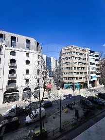 Armazém à venda na Avenida Duque de Ávila