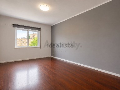 Apartamento T2 à venda na Rua do Cruzeiro