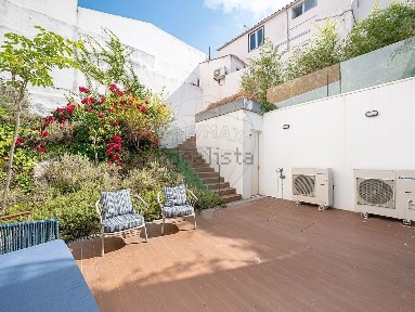 Apartamento T4 à venda na Rua Alexandre Herculano