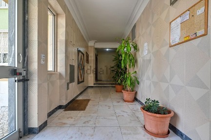 Apartamento T2 à venda na Rua João Villaret s/n