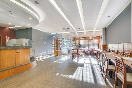 Espaço comercial à venda na Rua Fernando Lopes Graça