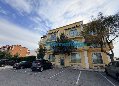 Arrendamento de apartamento T2 na Estrada das Antas, 6
