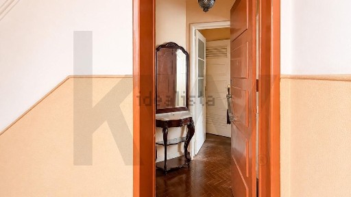 Apartamento T2 à venda na Rua Paio Peres Correia
