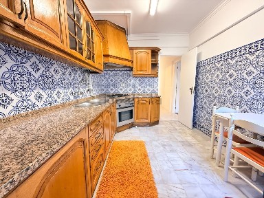 Apartamento T2 à venda na Rua Carlos Pinhão, 9