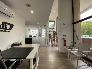 Espaço comercial à venda na Rua a, 125