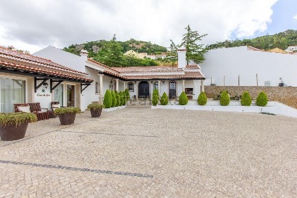 Herdade à venda na Rua Primeiro de Dezembro