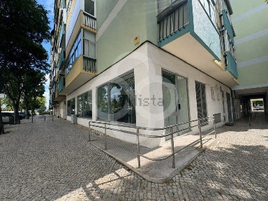 Espaço comercial à venda na Rua João Ortigão Ramos, 34