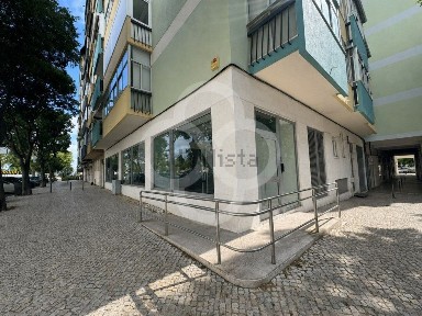 Espaço comercial à venda na Rua João Ortigão Ramos, 34