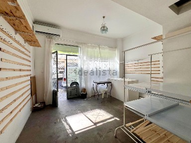 Espaço comercial com rentabilidade à venda na Rua das Pedreiras, 10