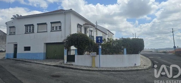 Moradia independente à venda em Cadaval e Pêro Moniz