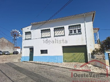 Moradia independente à venda em Cadaval e Pêro Moniz