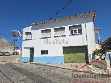 Moradia independente à venda em Cadaval e Pêro Moniz