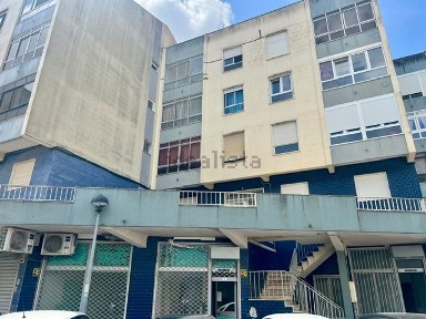 Espaço comercial à venda na Rua Capitão Salgueiro Maia