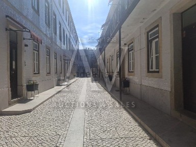 Espaço comercial à venda na Rua da Penha de França