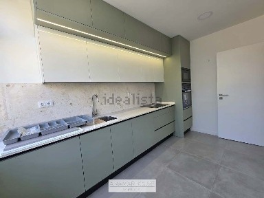Apartamento T2 à venda na Praça Dom João I, 1 C