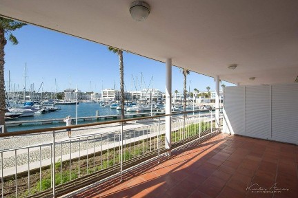 Arrendamento de apartamento T2 na Rua Teixeira da Mota, 23 -b