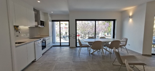 Arrendamento de apartamento T2 na Rua do Bocage, 108