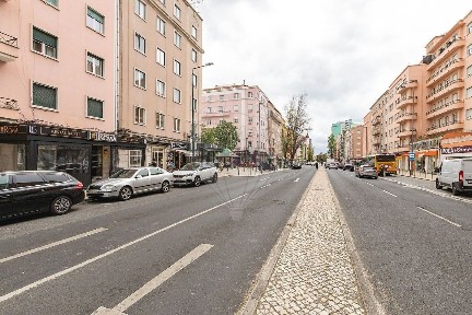 Armazém à venda na Avenida de Roma