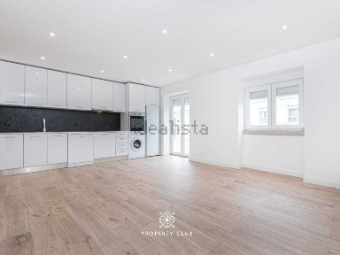Apartamento T2 à venda na Rua Pedro Franco