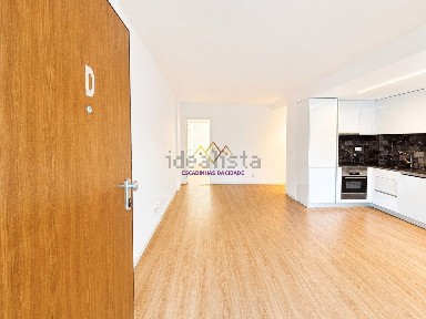 Apartamento T2 à venda na Rua Aliança Operária