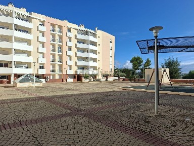 Arrendamento de apartamento T4 na Travessa Vera Garb, 1