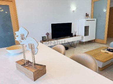 Arrendamento de apartamento T2 na Avenida Cerro da Vila, 413