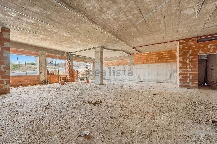 Espaço comercial ou armazém à venda em Alenquer