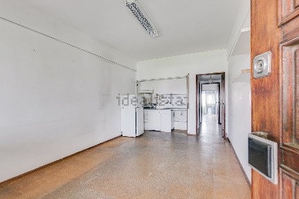 Apartamento T1 à venda na Rua Professor Mira Fernandes