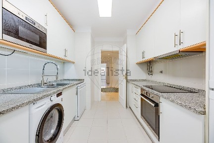 Apartamento T3 à venda na Rua Adriana de Vecchi