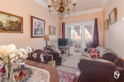 Apartamento T1 à venda na Avenida de Roma, 72 a