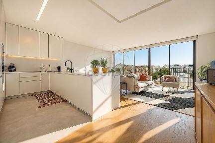 Apartamento T2 à venda na Rua José Simões