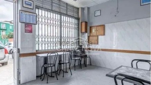 Espaço comercial à venda no Largo Cruz da Era