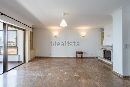 Apartamento T3 à venda na Alameda António Sérgio