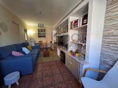 Apartamento T2 à venda na Rua Doutor Joaquim Eleutério Gaspar Gomes