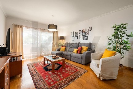 Apartamento T2 à venda na Rua Água-Marinha, 174