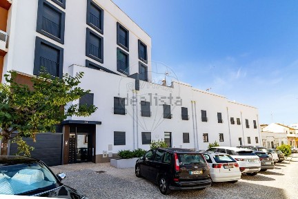 Arrendamento de apartamento T2 na Rua do Bocage