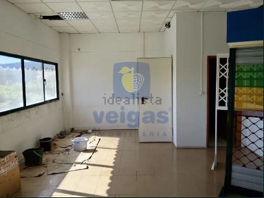 Armazém à venda em Vialonga