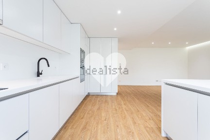 Apartamento T2 à venda na Rua Luís Ludovice, 22