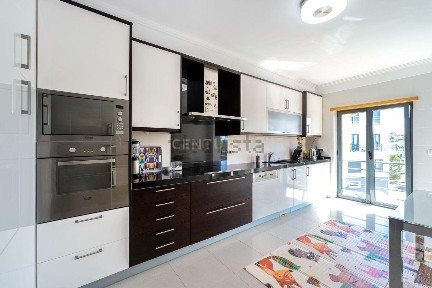 Apartamento T2 à venda na Rua Francisco Miguel da Silva N13a