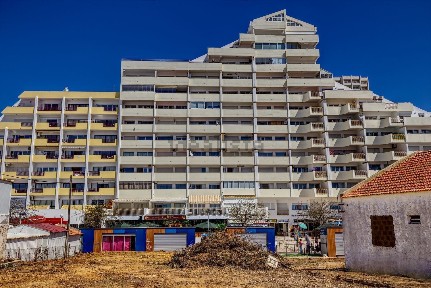 Arrendamento de apartamento T1 na Av. Tomás Cabreira