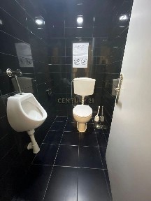 Espaço comercial à venda na Avenida 25 de Abril, 90